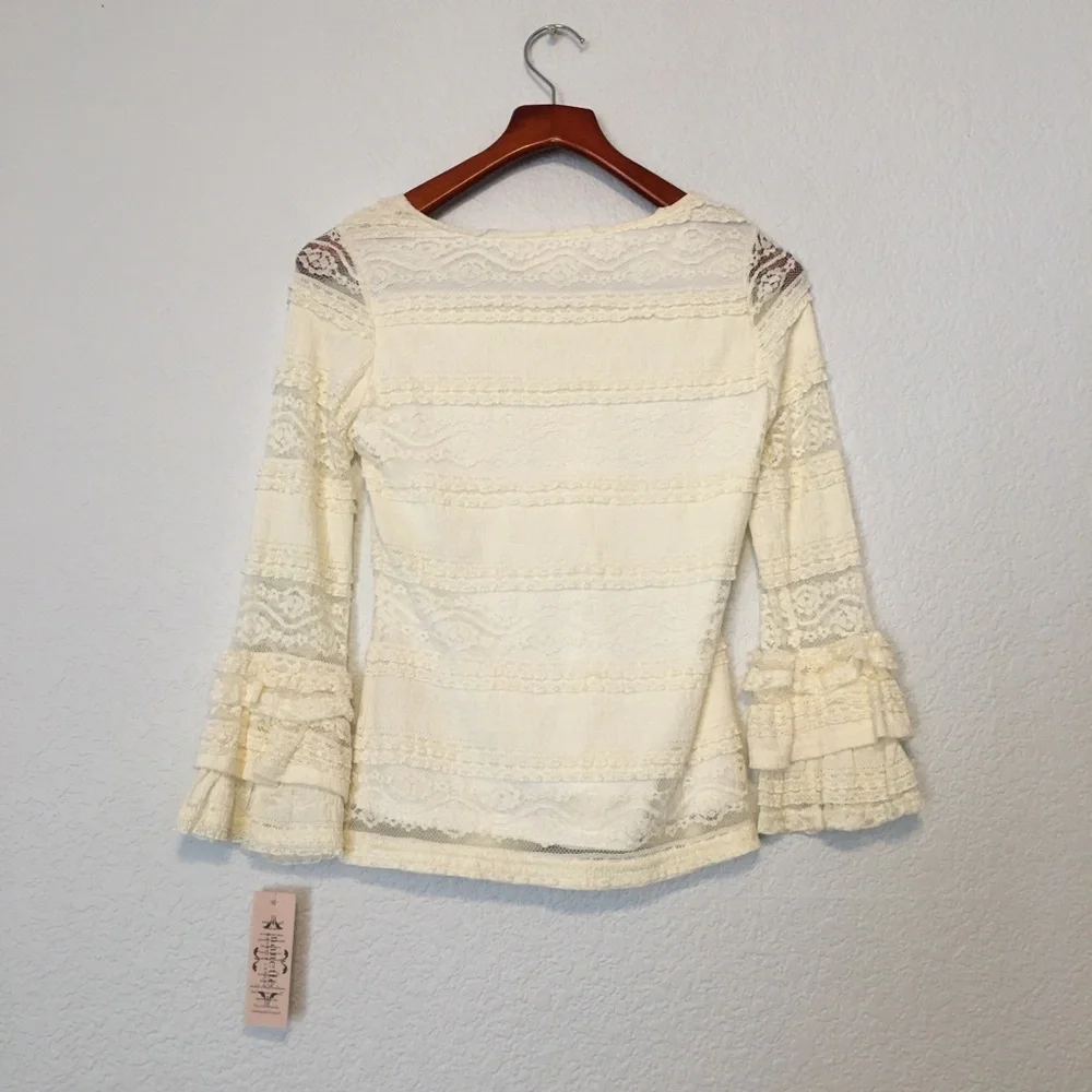 NWT Nanette Lepore Cream Lace Top